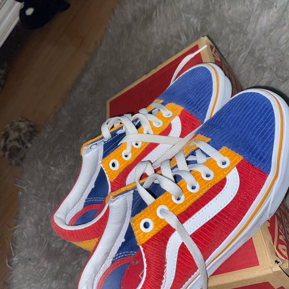 Vans - Picture 3 of 3